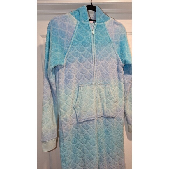More‎ than magic size XL Blue Purple Ombre Scale Pajamas - Picture 2 of 6